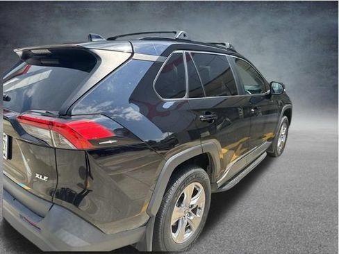 Used 2023 Toyota RAV4 XLE w/ Convenience Package FWD image 6