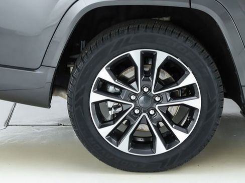 Used 2021 Jeep Grand Cherokee L Overland w/ Luxury Tech Group IV image 17