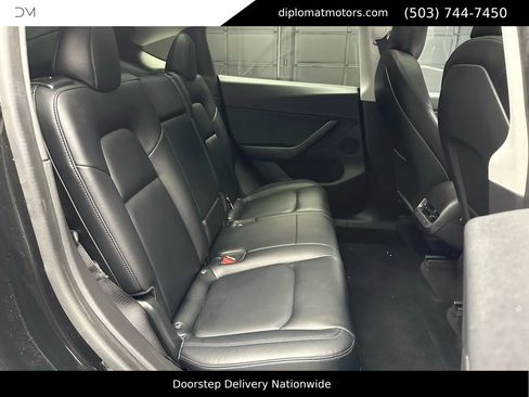 Used 2021 Tesla Model Y Performance image 18