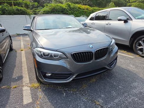 Used 2019 BMW 230i Convertible RWD image 4