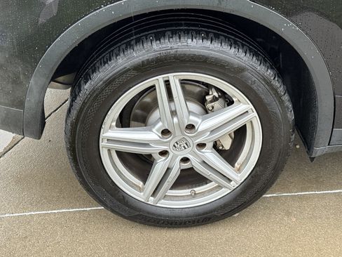 Used 2011 Porsche Cayenne S AWD/4WD image 12