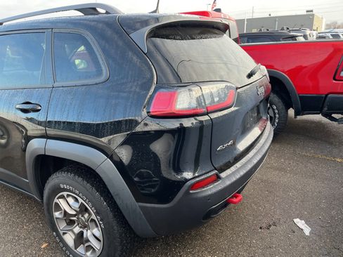 Used 2020 Jeep Cherokee Trailhawk w/ Cold Weather Group image 9