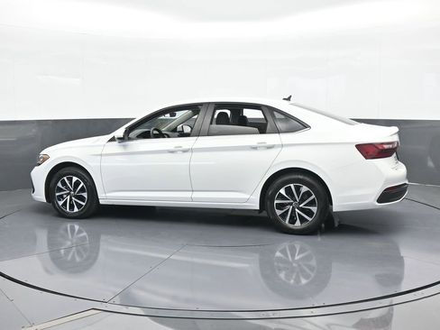 Used 2023 Volkswagen Jetta S image 3