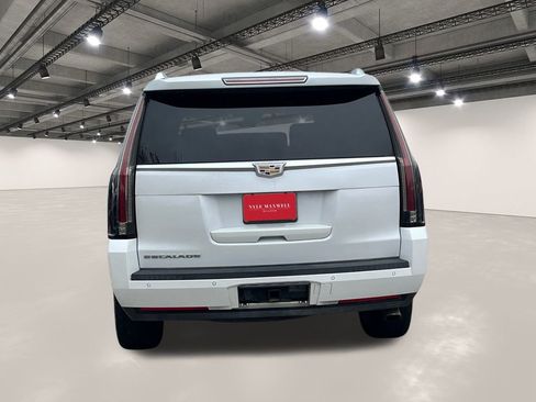 Used 2019 Cadillac Escalade Platinum image 15
