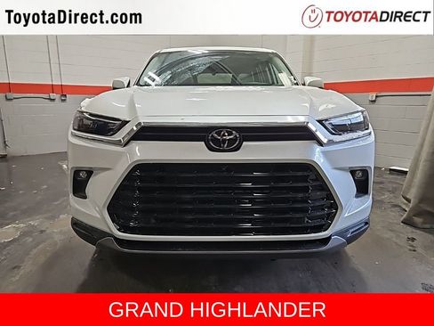 New 2026 Toyota Grand Highlander AWD image 2