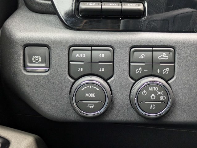 Used 2026 Chevrolet Silverado 2500 ZR2 AWD/4WD image 24