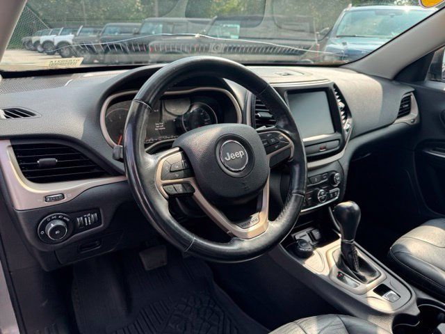 Used 2016 Jeep Cherokee Limited AWD/4WD image 24