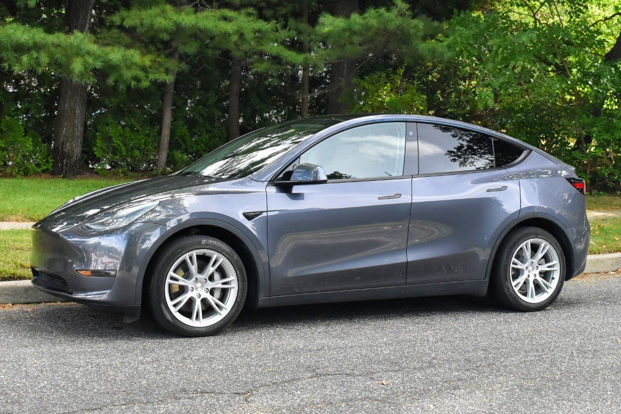 Used 2021 Tesla Model Y Long Range AWD/4WD image 2