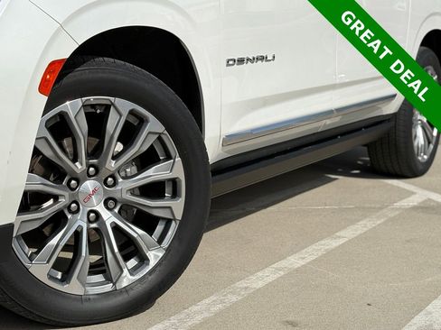 Used 2022 GMC Yukon XL Denali w/ Denali Ultimate Package image 10