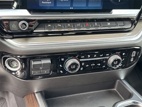 Used 2022 Chevrolet Silverado 1500 High Country w/ High Country Premium Package image 30