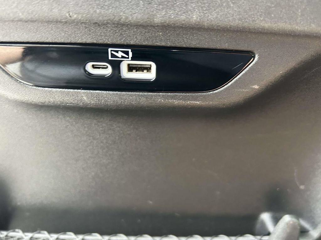 Used 2022 Chrysler Pacifica Touring-L FWD image 16