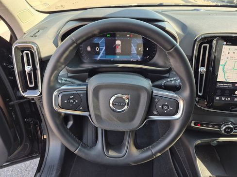 Used 2023 Volvo XC40 B5 Ultimate w/ Climate Package AWD/4WD image 16