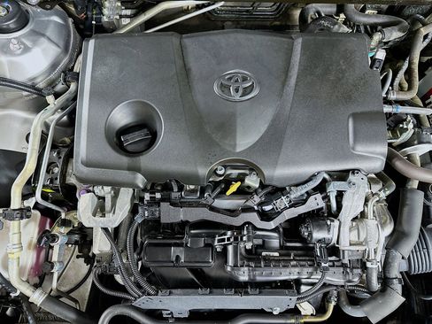 Used 2019 Toyota Camry LE FWD image 30