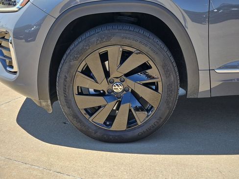 Used 2024 Volkswagen Atlas Cross Sport SEL R-Line AWD/4WD image 13