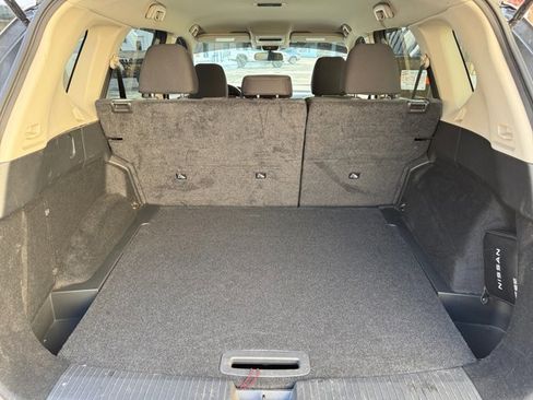 Used 2023 Nissan Rogue S image 25
