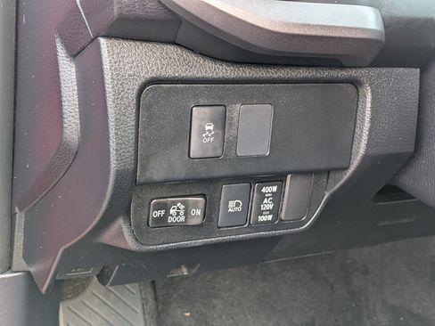 Used 2021 Toyota Tacoma TRD Sport image 19