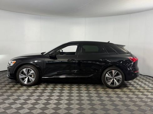 Used 2024 Audi Q8 e-tron Premium AWD/4WD image 11