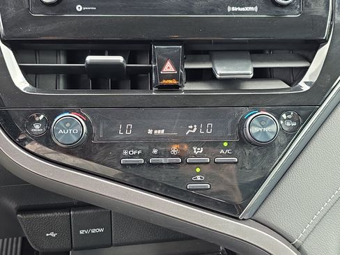 Used 2024 Toyota Camry SE FWD image 21