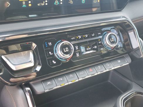 Used 2022 GMC Sierra 1500 AT4 w/ Technology Package image 31