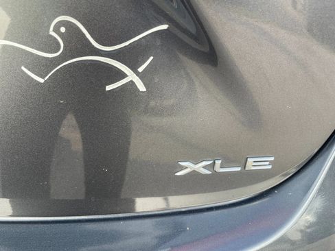 Used 2013 Toyota Avalon XLE image 7