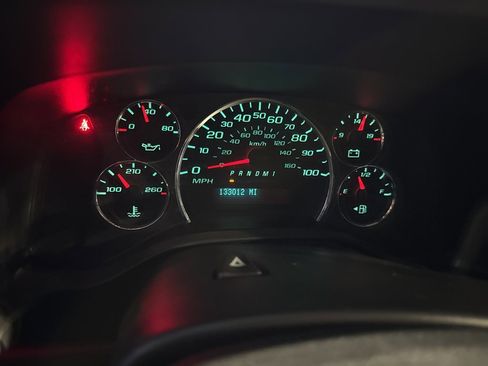 Used 2018 Chevrolet Express 2500 Extended image 10