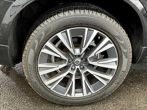 Used 2022 Volvo XC90 T6 Momentum w/ Climate Package image 35