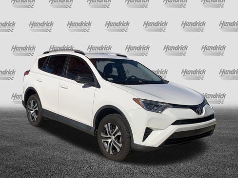 Used 2016 Toyota RAV4 LE image 2