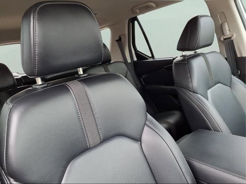 Used 2025 Honda Pilot EX-L image 16