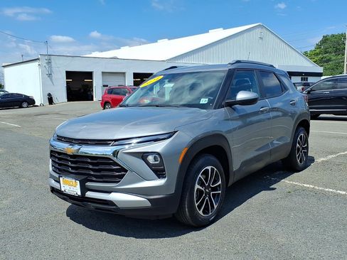 Certified 2024 Chevrolet TrailBlazer LT w/ Driver Confidence Package AWD/4WD image 3