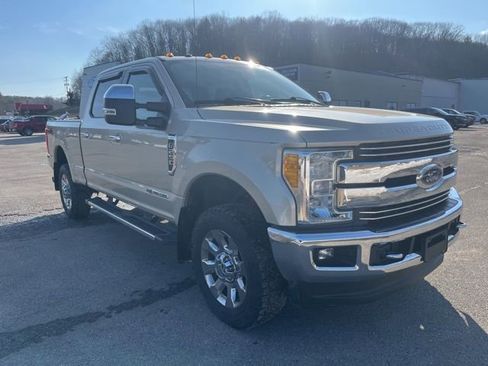 Used 2017 Ford F250 Lariat image 3