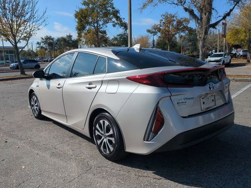 Used 2022 Toyota Prius Prime XLE image 7