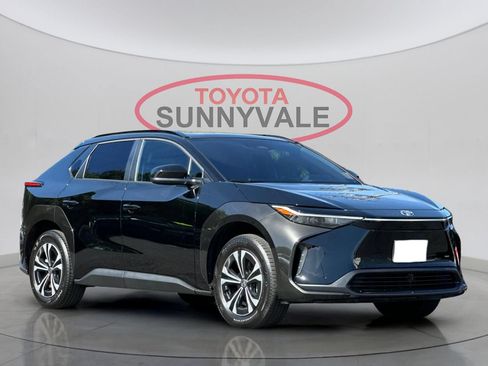 Used 2025 Toyota bZ4X FWD image 10