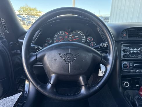 Used 2001 Chevrolet Corvette Z06 w/ Memory Pkg image 25