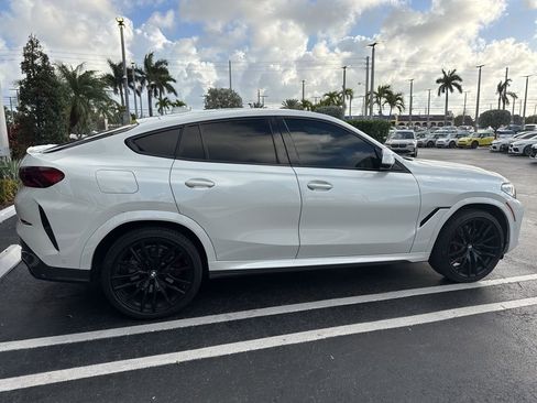 Used 2021 BMW X6 M50i w/ Premium Package image 9