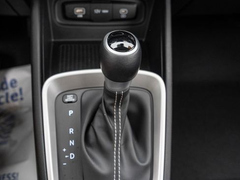 Certified 2023 Hyundai Venue SEL image 26