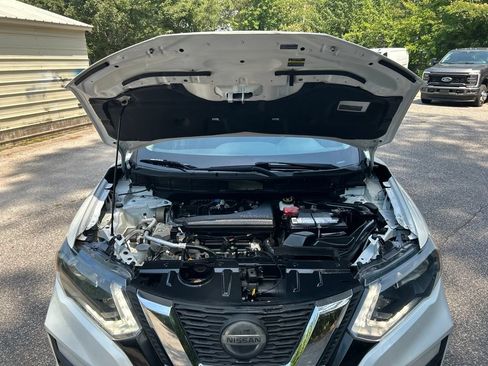 Used 2019 Nissan Rogue SV FWD image 14
