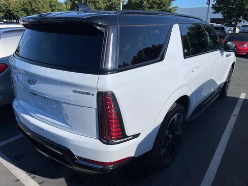 Certified 2026 Cadillac Escalade IQL Sport 2 AWD/4WD image 2