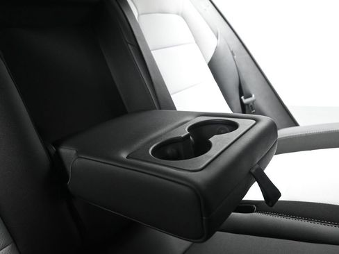 Used 2026 Chevrolet Equinox EV LT image 22