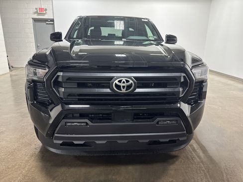 New 2025 Toyota Tacoma SR5 image 7