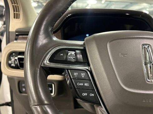 Used 2023 Lincoln Nautilus Reserve w/ Luxury Package AWD/4WD image 13