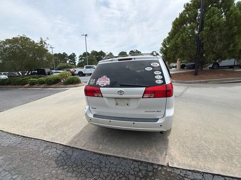 Used 2004 Toyota Sienna XLE FWD image 4