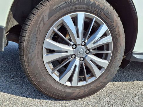 Used 2019 Nissan Pathfinder SL AWD/4WD image 34