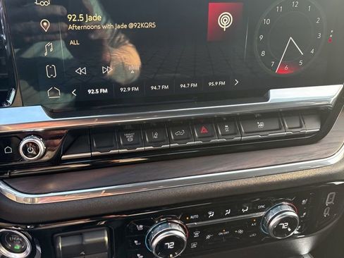 Used 2025 GMC Sierra 2500 SLT w/ SLT Convenience Package image 6