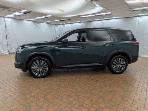Used 2025 Nissan Pathfinder SL w/ SL Premium Package AWD/4WD image 4