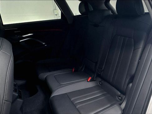 Used 2025 Audi Q5 Premium AWD/4WD image 27