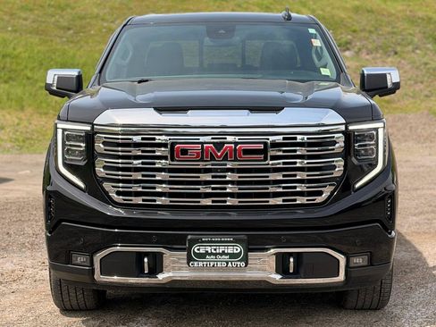 Used 2023 GMC Sierra 1500 Denali AWD/4WD image 2