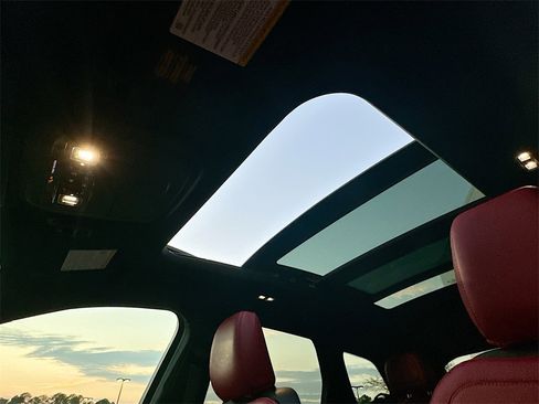 Used 2025 Lincoln Corsair Reserve image 11