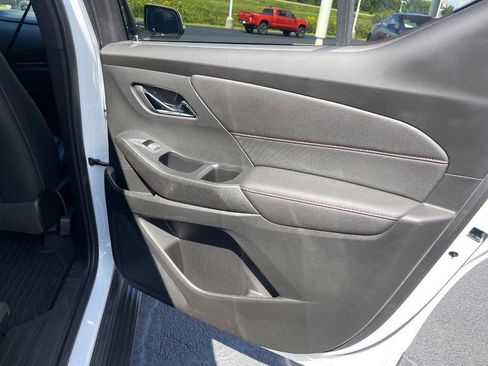 Used 2022 Chevrolet Traverse RS image 10