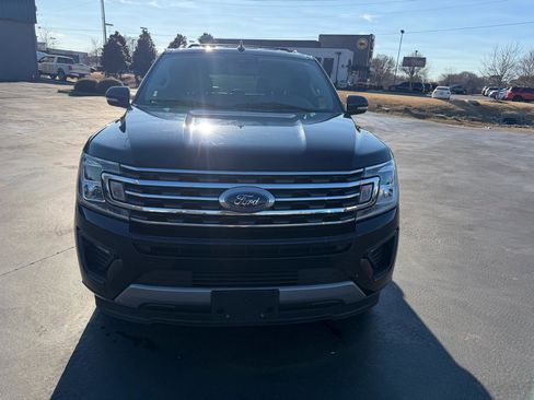 Used 2021 Ford Expedition XLT image 2