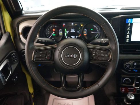 Used 2024 Jeep Wrangler Unlimited AWD/4WD image 29